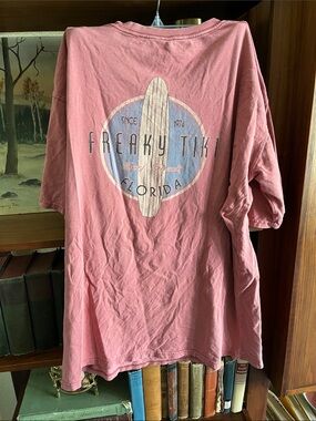 Freaky Tiki Men's Short Sleeve Tee - Dusty Rose